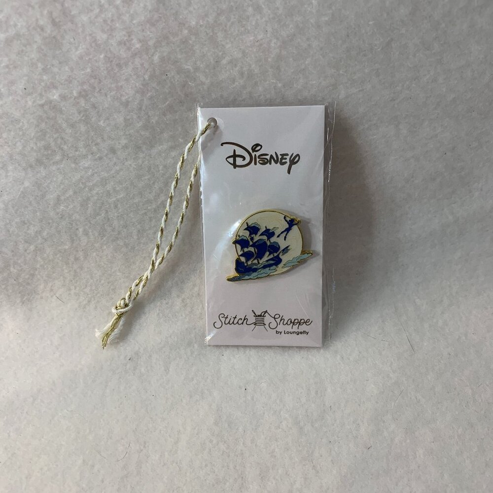 Disney Stitch Shoppe by Loungefly Pin Peter Pan Flying Ship Gold Enamel New